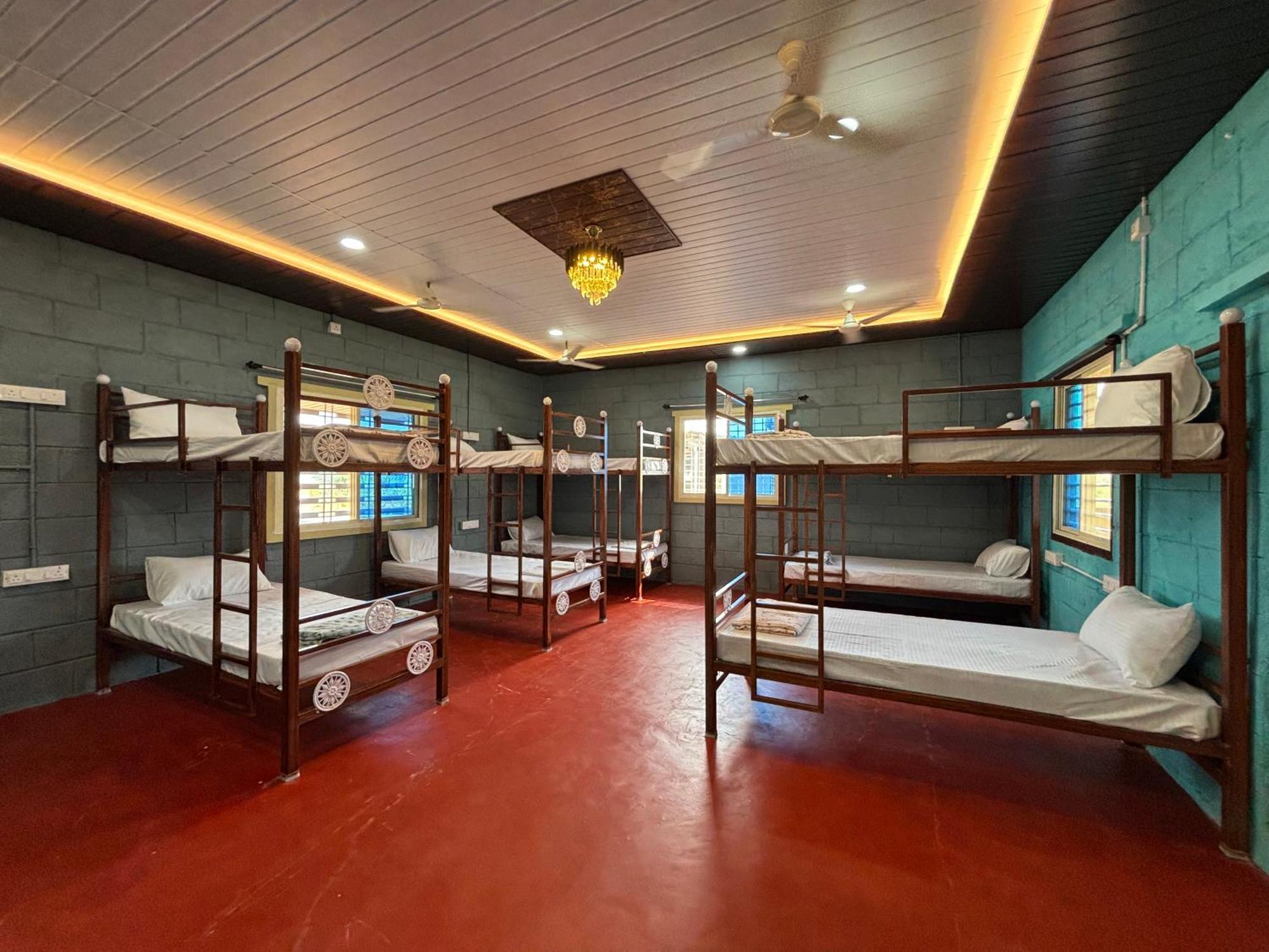 Mowgli'S Cafe Hampi & Guest House Exterior foto