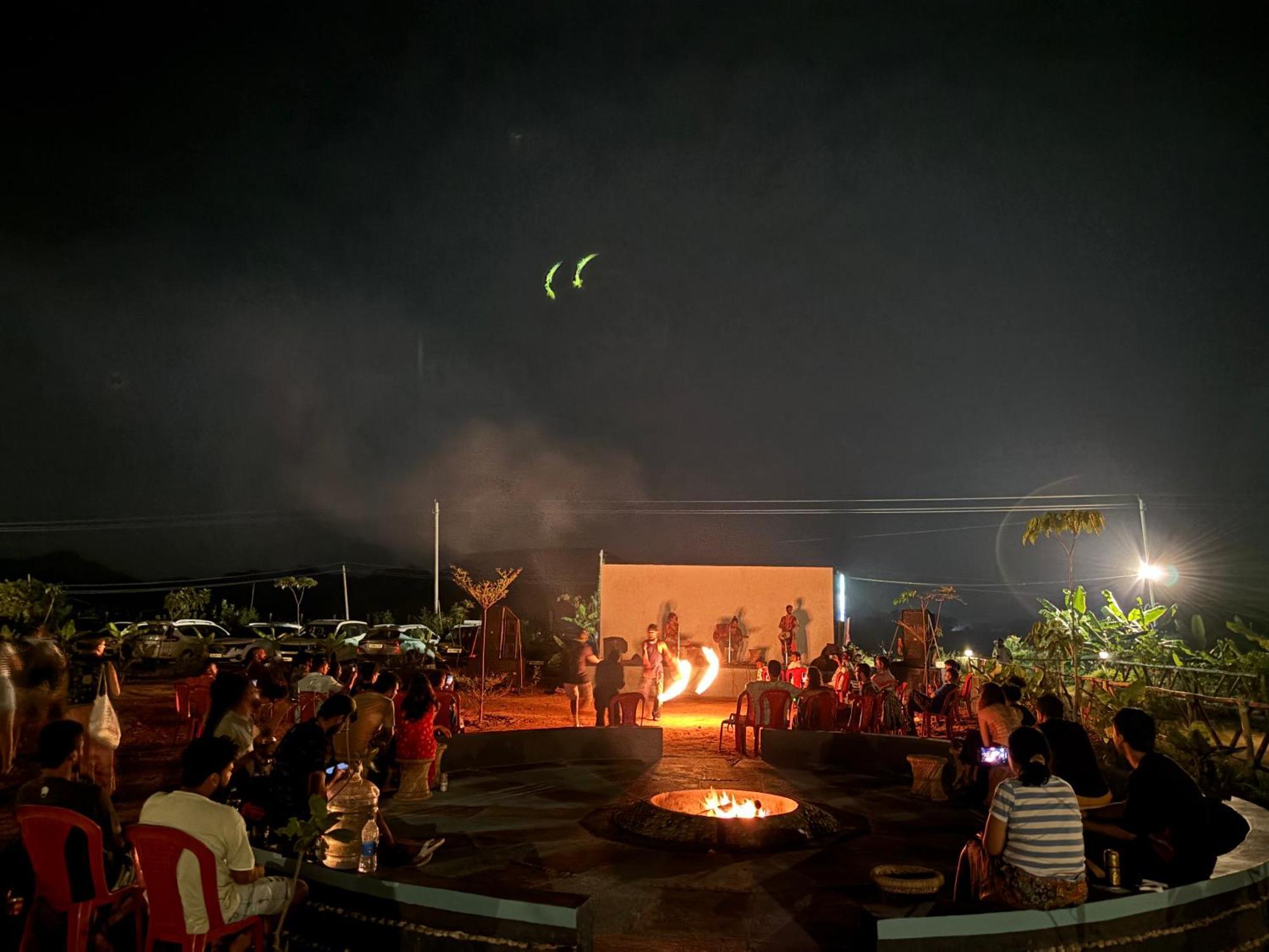 Mowgli'S Cafe Hampi & Guest House Exterior foto